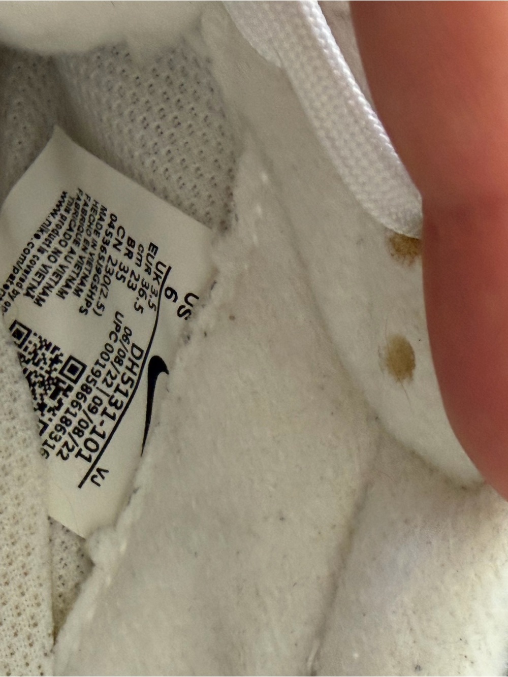 Nike White & Black Running Sneakers - Picture 5 of 5